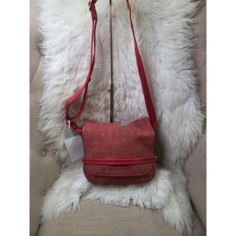 DB100 Dooney & Bourke flap messenger bag